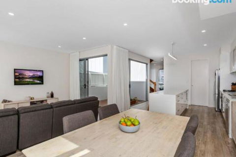 SEASIDE By THE BEACH - Accommodation Great Ocean Road 4