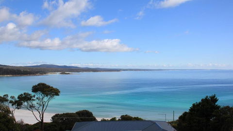 SEA EAGLE COTTAGE Amazing Views Of Bay Of Fires - Accommodation Great Ocean Road 2