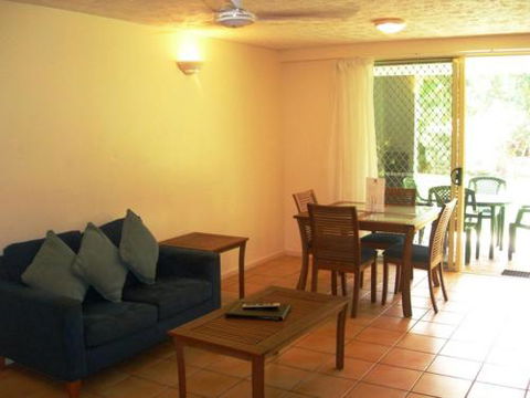 Baden 29 Rainbow Shores Air Conditioned Ground Floor Walk To Beach Pool - Accommodation Great Ocean Road 2