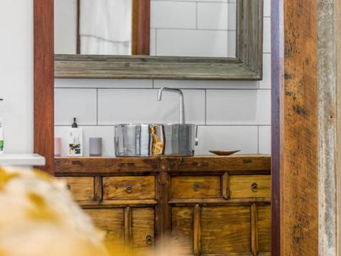 Black Beauty Studio - Accommodation Great Ocean Road 1