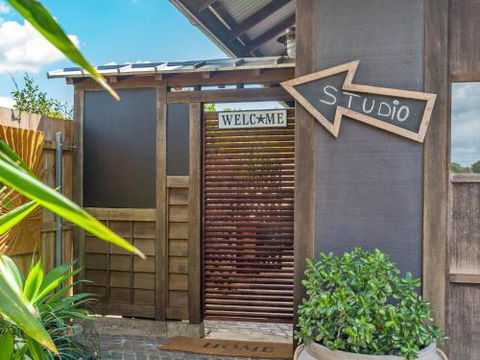 Black Beauty Studio - Accommodation Great Ocean Road 5