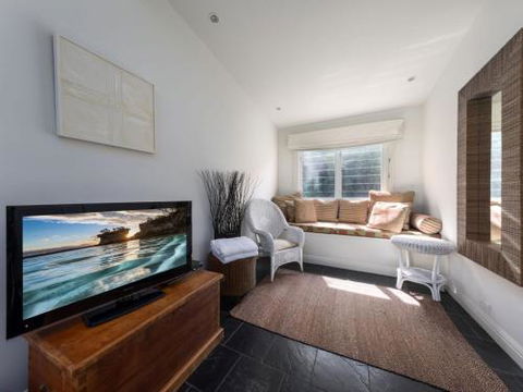 THE BEACH HOUSE Gerroa 4pm Check Out Sundays - Accommodation Great Ocean Road 2