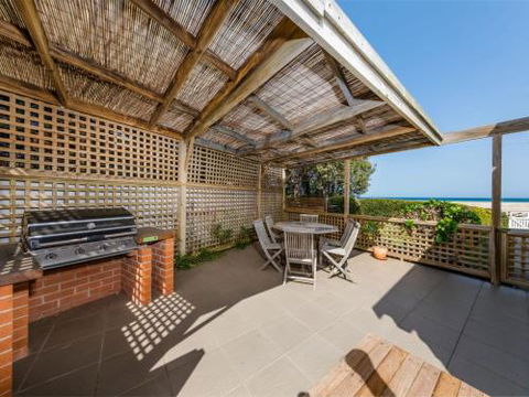 THE BEACH HOUSE Gerroa 4pm Check Out Sundays - Accommodation Great Ocean Road 1