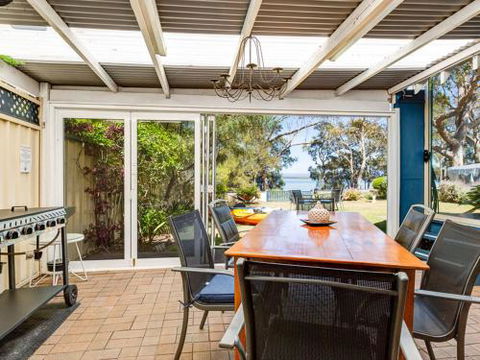 SORRENTO LAKESIDE Sanctuary Point 4pm Check Out Sundays - Accommodation Great Ocean Road 2