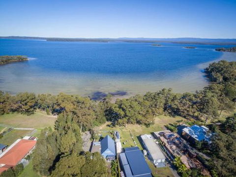SORRENTO LAKESIDE Sanctuary Point 4pm Check Out Sundays - Accommodation Great Ocean Road 0