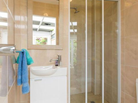 SORRENTO LAKESIDE Sanctuary Point 4pm Check Out Sundays - Accommodation Great Ocean Road 4
