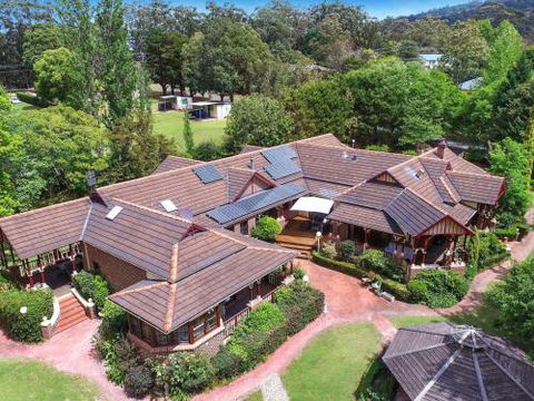 THE ELMS Berry Berry & Surrounds 4pm Check Out Sundays - Accommodation Great Ocean Road 4