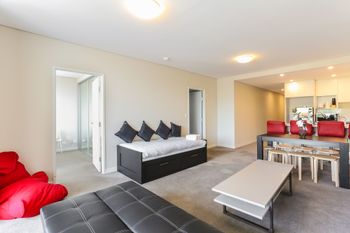 Spacious Apartment At Waitara - Accommodation Great Ocean Road 6