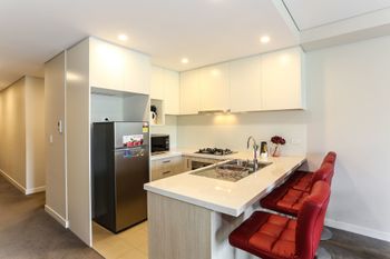 Spacious Apartment At Waitara - Accommodation Great Ocean Road 5