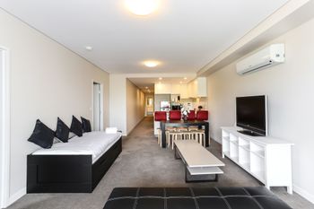 Spacious Apartment At Waitara - Accommodation Great Ocean Road 2