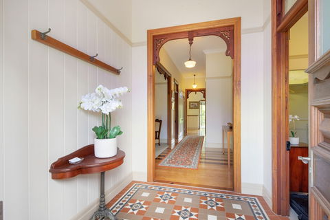 The Guesthouse - Accommodation Great Ocean Road 2