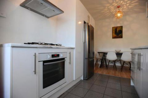 Glenelg Holiday Apartments The Broadway - Accommodation Great Ocean Road 4