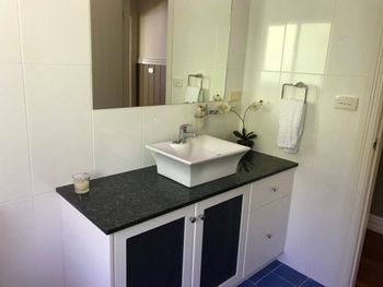 Lugarno House - Accommodation Great Ocean Road 2