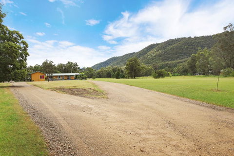 Feathertop Views And Dorm - Accommodation Great Ocean Road 0