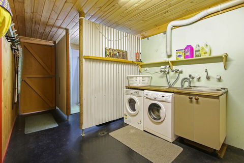 Feathertop Views And Dorm - Accommodation Great Ocean Road 4