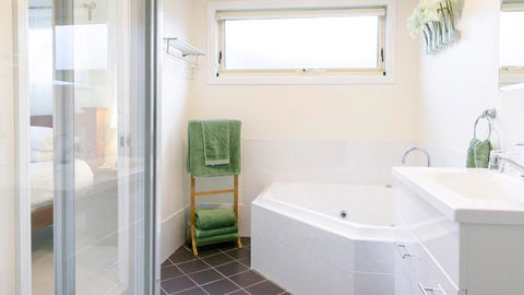 One Tree Bed & Breakfast - Accommodation Great Ocean Road 3