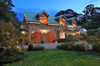 Mary Card's Coach House - Accommodation Great Ocean Road 0