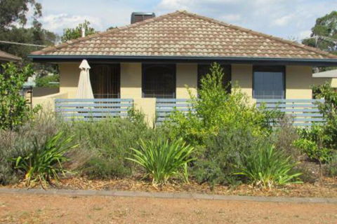 The Pommy Tree - Accommodation Great Ocean Road 4