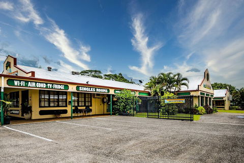 Tropical Lodge - Accommodation Great Ocean Road 4