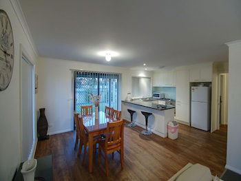 DBJ Holiday Units - Accommodation Great Ocean Road 1
