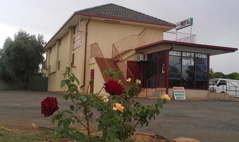 Goolgowi Highway Motel - Accommodation Great Ocean Road 4