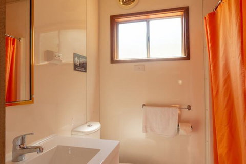 Halls Gap Lakeside Tourist Park - Accommodation Great Ocean Road 5
