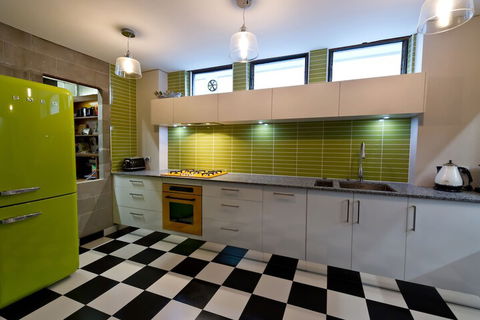 Retro House - Accommodation Great Ocean Road 3