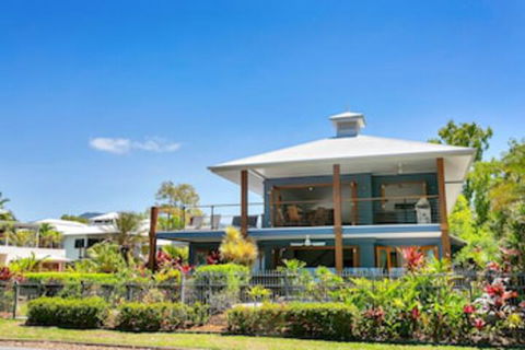 Reeflections Beachfront Holiday House - Accommodation Great Ocean Road 0