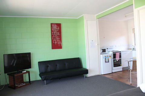 Colonial Court Beachfront Motel And Holiday Stay - Accommodation Great Ocean Road 3