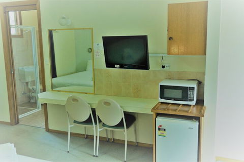 Gosford Inn Motel - Accommodation Great Ocean Road 2