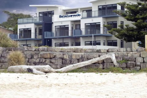 Mollymook Beachfront Executive Apartment - Accommodation Great Ocean Road 7