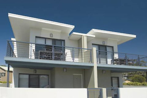 Mollymook Beachfront Executive Apartment - Accommodation Great Ocean Road 3