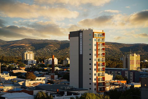 Tom's Court Hotel - Accommodation Great Ocean Road 1