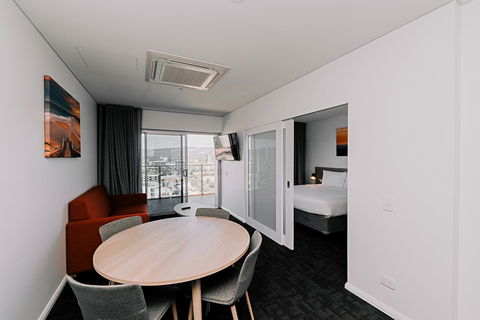Tom's Court Hotel - Accommodation Great Ocean Road 13