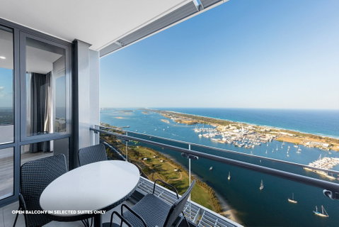 Meriton Suites Southport - Accommodation Great Ocean Road 3