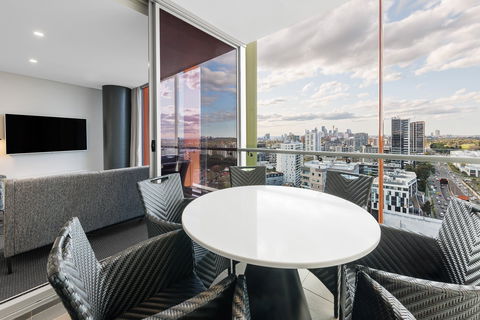 Meriton Suites Zetland - Accommodation Great Ocean Road 7
