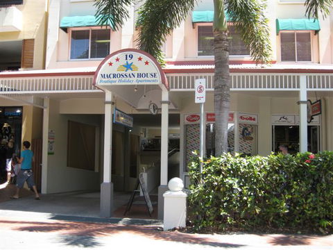 Macrossan House Boutique Holidays Apts - Accommodation Great Ocean Road 1