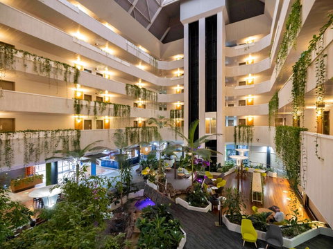 Novotel Darwin Atrium - Accommodation Great Ocean Road 2