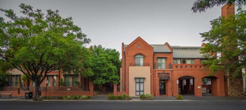 Majestic Old Lion Apartments - Accommodation Great Ocean Road 0