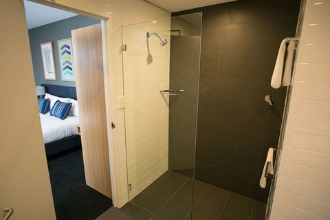 Alpha Hotel Eastern Creek - Accommodation Great Ocean Road 1