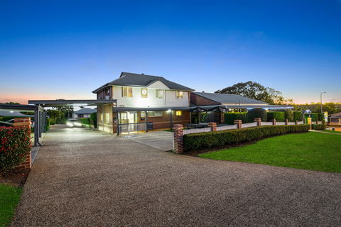 Ambassador On Ruthven Motel - Accommodation Great Ocean Road 0