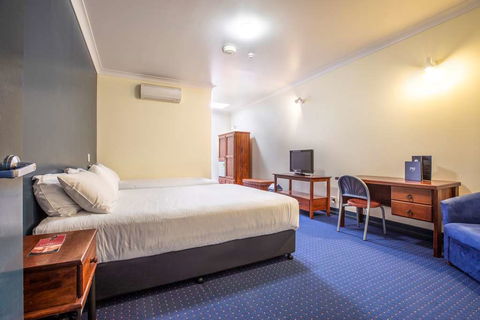 Atherton Hotel - Accommodation Great Ocean Road 2