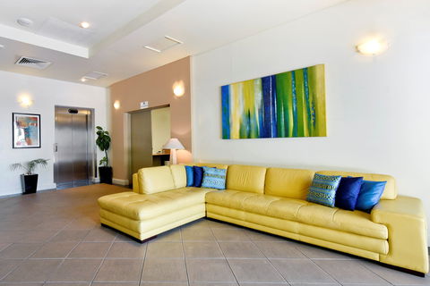 Metro Advance Apartments & Hotel - Accommodation Great Ocean Road 2
