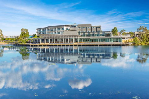 Best Western Plus North Lakes Hotel - Accommodation Great Ocean Road 1