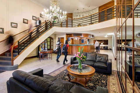 Adelaide Inn - Accommodation Great Ocean Road 1