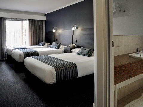Ibis Styles Adelaide Manor - Accommodation Great Ocean Road 1