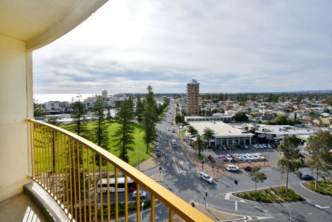 Atlantic Tower Motor Inn - Accommodation Great Ocean Road 1