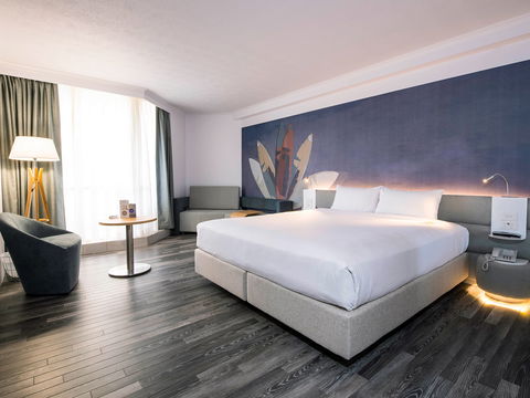 Novotel Surfers Paradise - Accommodation Great Ocean Road 2
