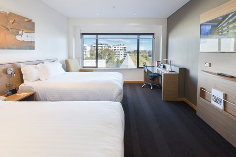Crowne Plaza Canberra - Accommodation Great Ocean Road 6