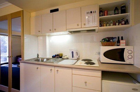Capital Executive Apt Hotel Canberra - Accommodation Great Ocean Road 9